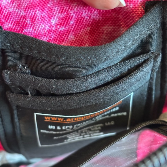 Armpocket X Cell Phone Armband Pink w/ Black Strap - Picture 12 of 13